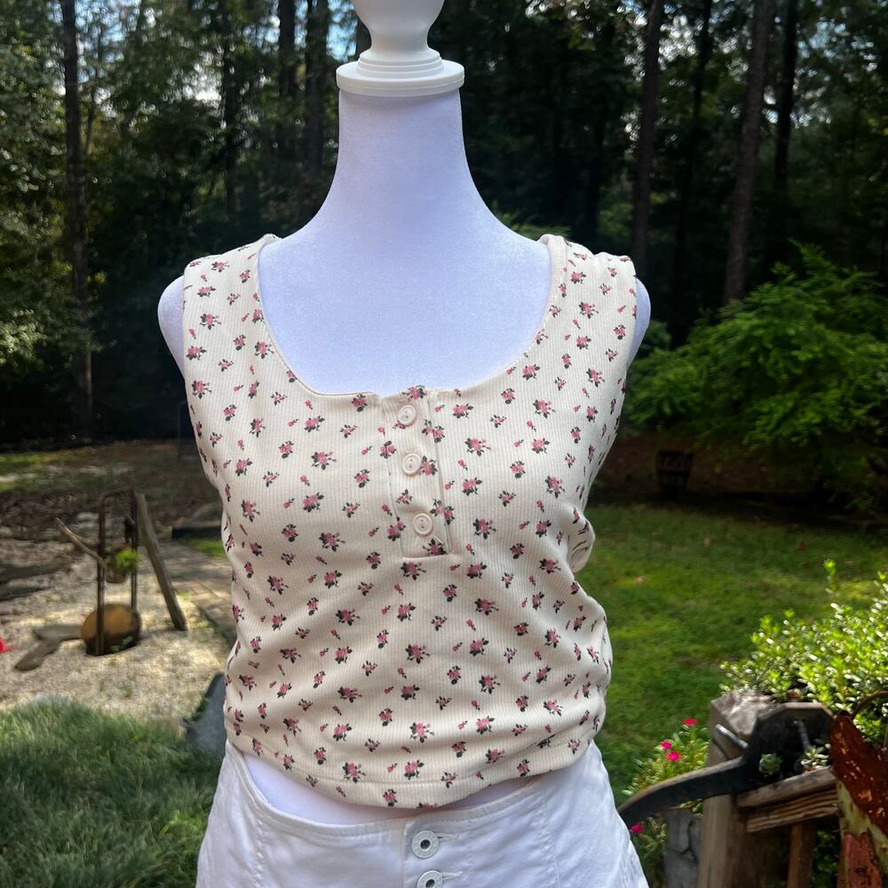 Live in the Moment Cream Floral Ribbed Crop Tank Top Size L